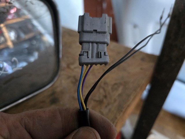 963013S305 NISSAN Правое зеркало купить в Каменское