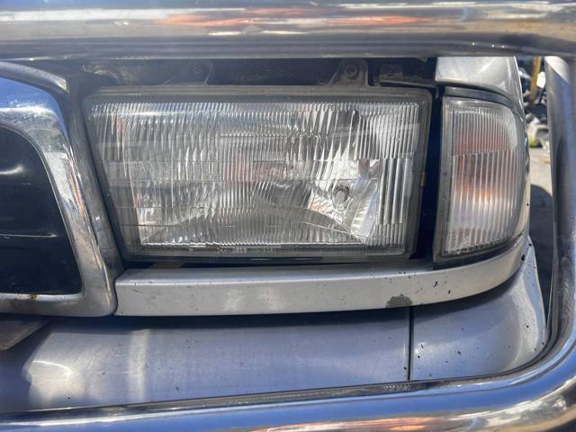 Фара основная левая UJ0651040 MAZDA