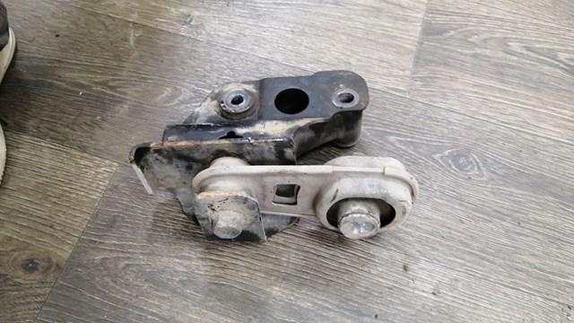 Кронштейн подушки (опоры) двигателя, задней 113324EA0C NISSAN