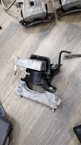Подушка мотора правая 123050V030 TOYOTA