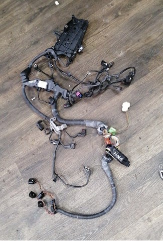 Электропроводка моторного тсека 12518586172 BMW