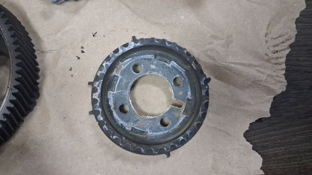 Шестеренка маслонасоса 1352430010 TOYOTA