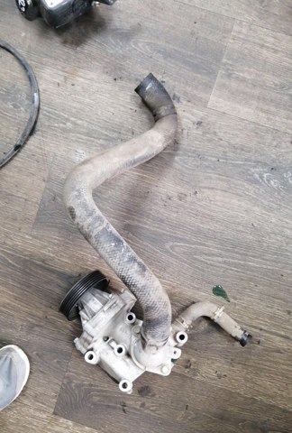 Нижний патрубок радиатора 1370A961 MITSUBISHI