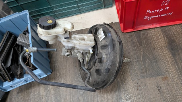 Усилитель тормоза вакуумный 1720838 FORD