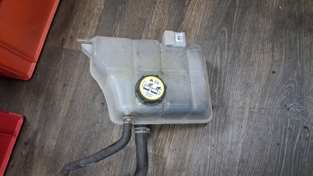 Бачок системы охлаждения двигателя расширительный 1722875 FORD