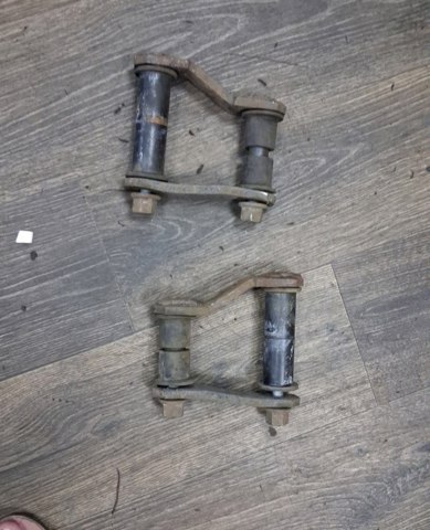 FORD 1735617 Серьга задней рессоры в наличии Житомир