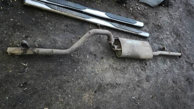 Патрубок глушителя от средней до задней части 174050L111 TOYOTA