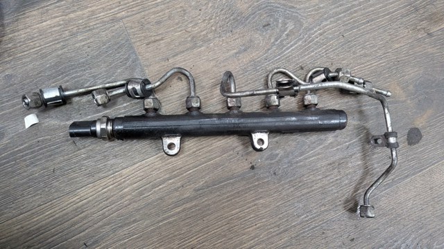 Рампа форсунок системы впрыска топлива 1767634 FORD