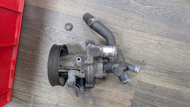 Помпа 1849276 FORD