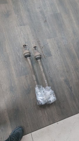 Полуось задняя, правая 1K0501204G VAG