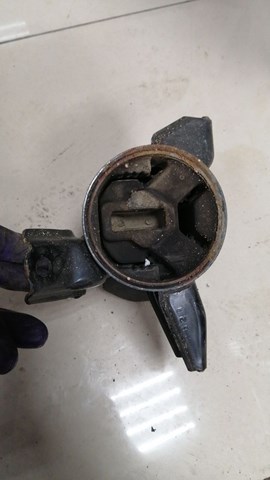 218302S300 HYUNDAI Подушка (опора) двигателя левая купить в Украина