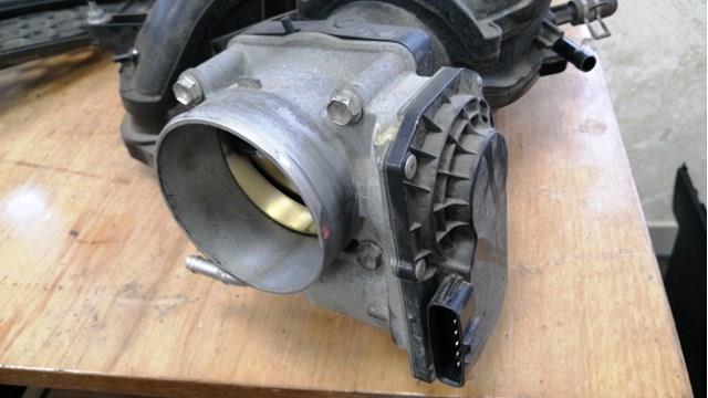 Заслонка воздушная Toyota RAV4 3