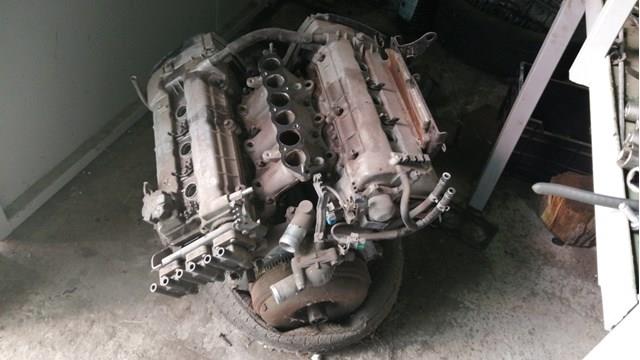 2241037101 HYUNDAI Крышка клапанная левая купить в Запорожье