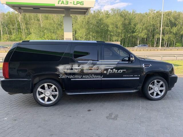 Пассажирская передняя дверь 22892590 GM