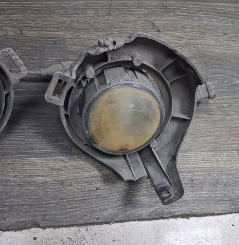 Туманка правая 26150EA500 NISSAN