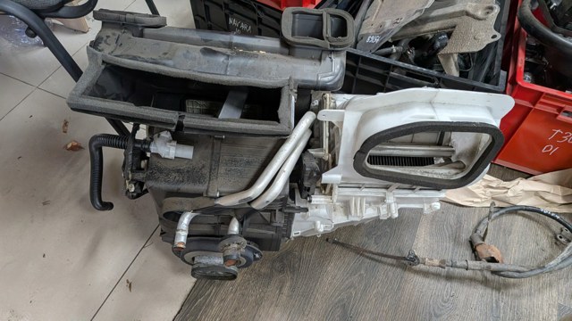 Радиатор отопителя 271408H300 NISSAN