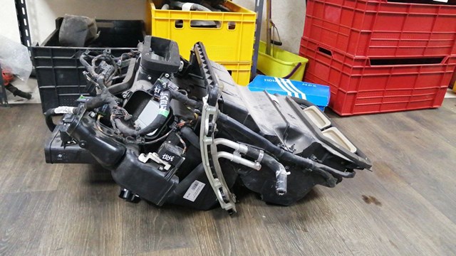 3D0898030 VAG Радиатор печки купить в Киев