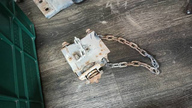 Лебедка запасного колеса 4260A122 MITSUBISHI