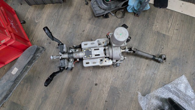Колонка рулевого управления 4621034043 SSANG YONG