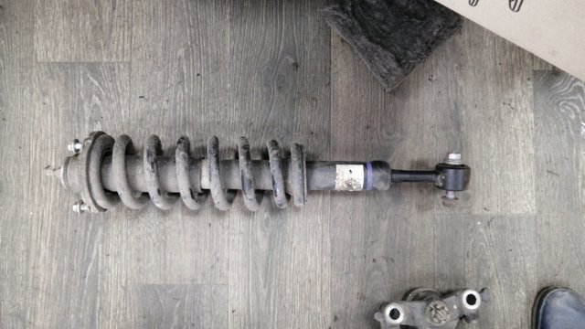 Пружина передняя, правая 481310KL51 TOYOTA
