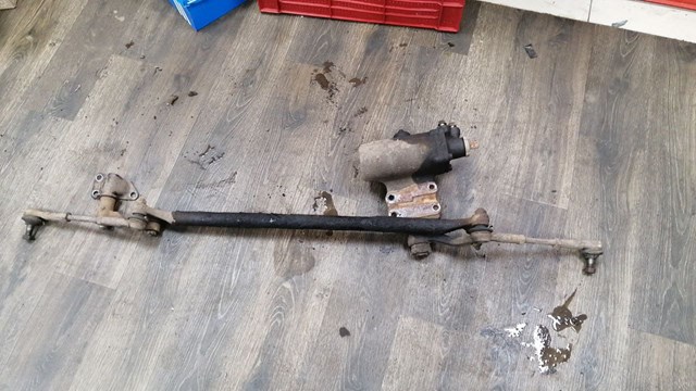 Тяга рулевая в сборе 485103S525 NISSAN