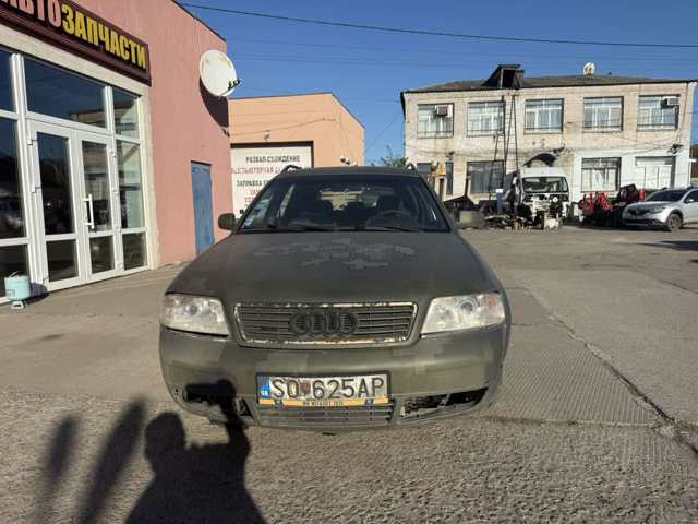 Бампер на авто Ауди А6 C5