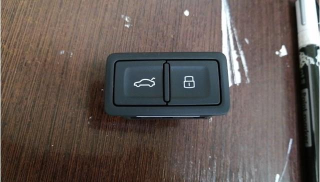 4G0959831D5PR VAG Кнопка привода замка багажника купить в Днепр