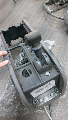 Кран стояночного тормоза 504062171 IVECO