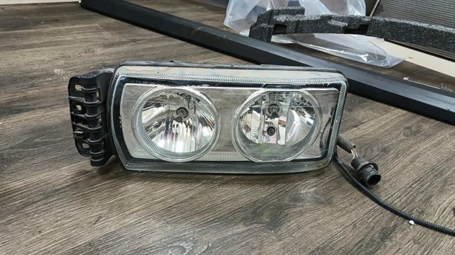 Фара 504238213 IVECO