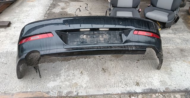 Задний бампер 51127184664 BMW
