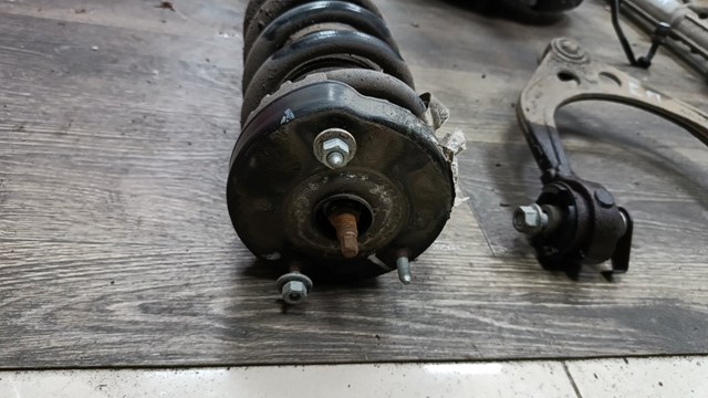 Подушка амортизатора переднего 5181575AA CHRYSLER