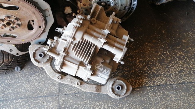 Нижняя опора двигателя 5238048100 TOYOTA