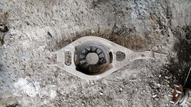 Балансир задний нижний 551B0EG000 NISSAN