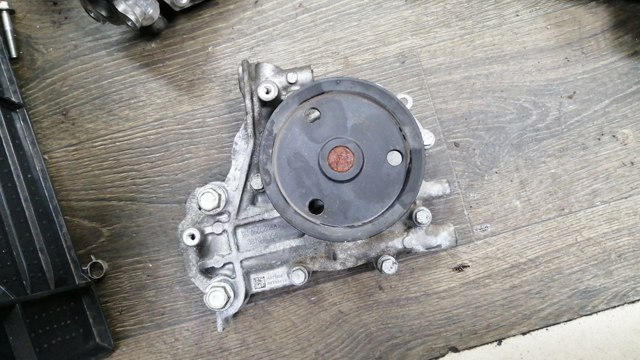 Водяной насос 55508456 OPEL