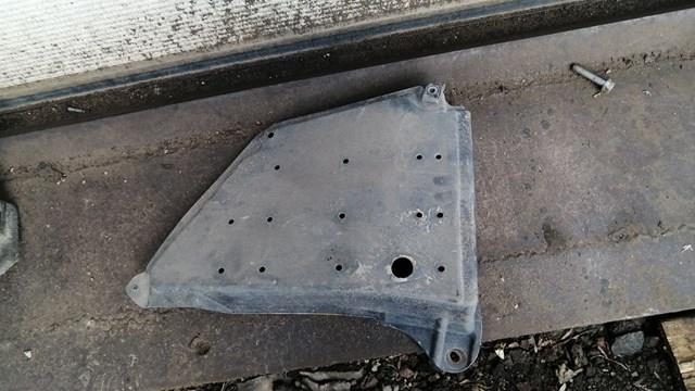 Защита днища, задняя правая 5872348040 TOYOTA