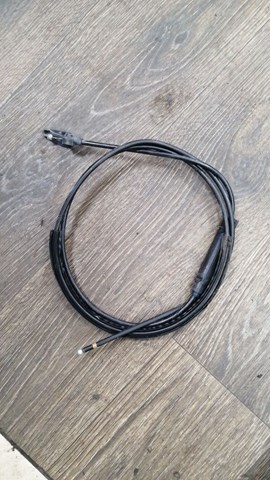Трос открывания капота, задний 5L0823535 VAG