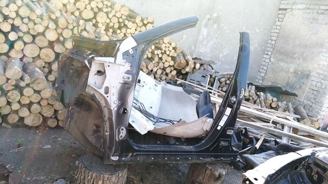 Стойка кузова передняя, левая 6113242180 TOYOTA