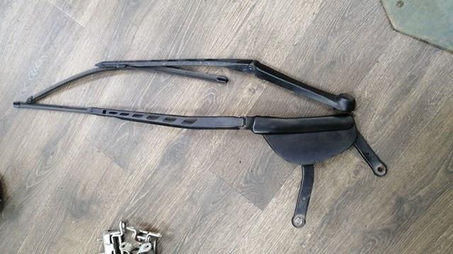 Рычаг-поводок дворника лобового стекла 61617198597 BMW