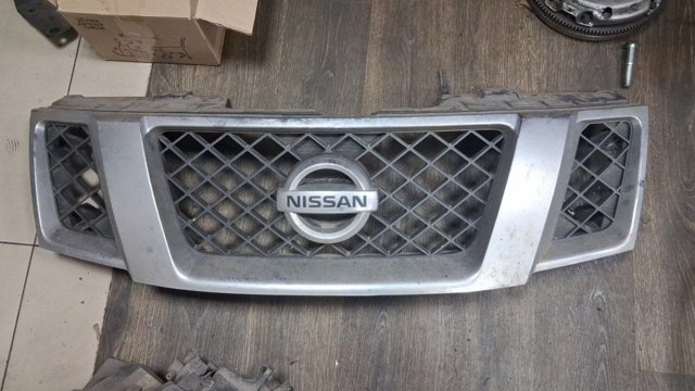 Решетка радиатора 623105X00A NISSAN