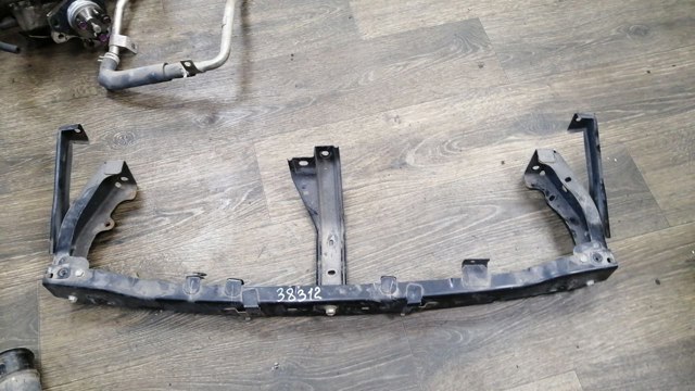 Кронштейн бампера переднего, правый 6400G178 MITSUBISHI