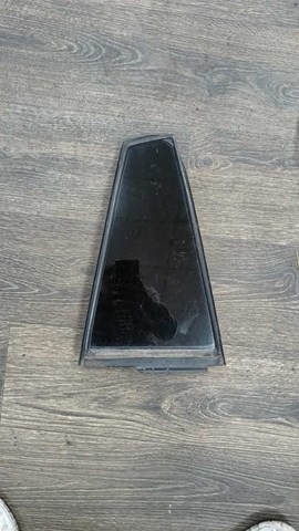 Задняя форточка правая 6812342130 TOYOTA