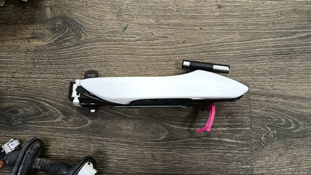 Держатель наружной ручки двери, задней левой 6920478010 TOYOTA