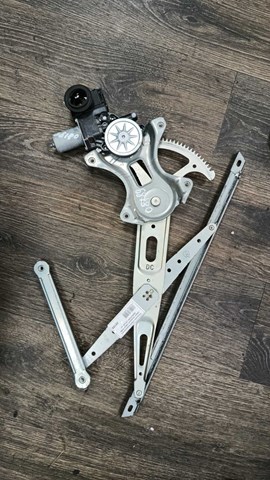 Стеклоподъемник передней двери 6980230280 TOYOTA