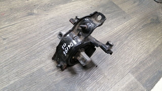 6RF199555H Подушка (опора) двигателя левая задняя купить Львов
