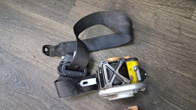 Ремень безопасности передний правый 7000B950XA MITSUBISHI