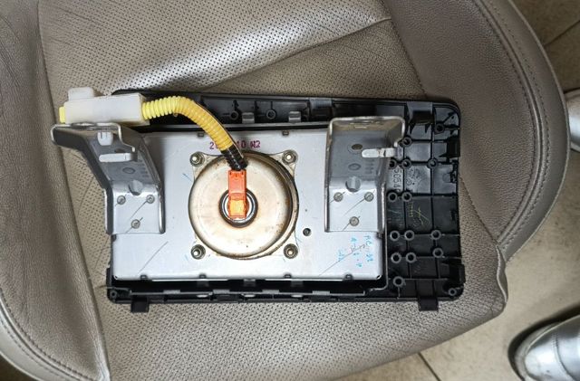 TOYOTA 739700K080B0 Подушка безопасности (AIRBAG) пассажирская в наличии Запорожье