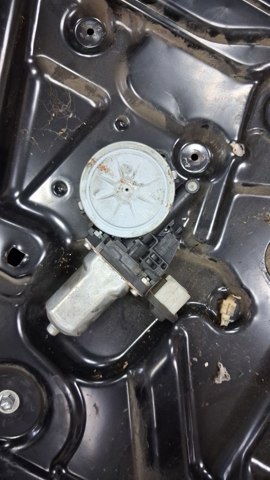 Мотор стеклоподъемника двери передней, правой 80730EG000 NISSAN