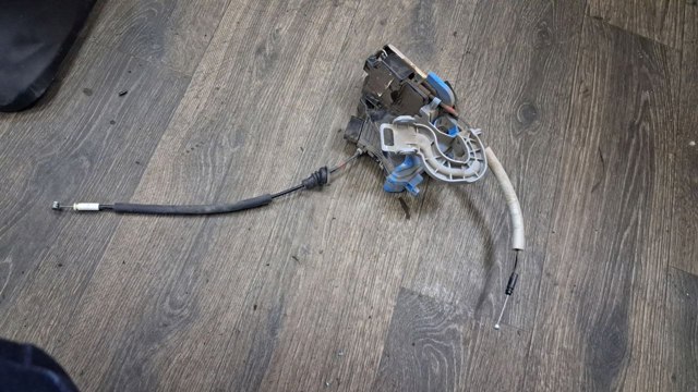 Замок двери задней правой 81420A2000 HYUNDAI