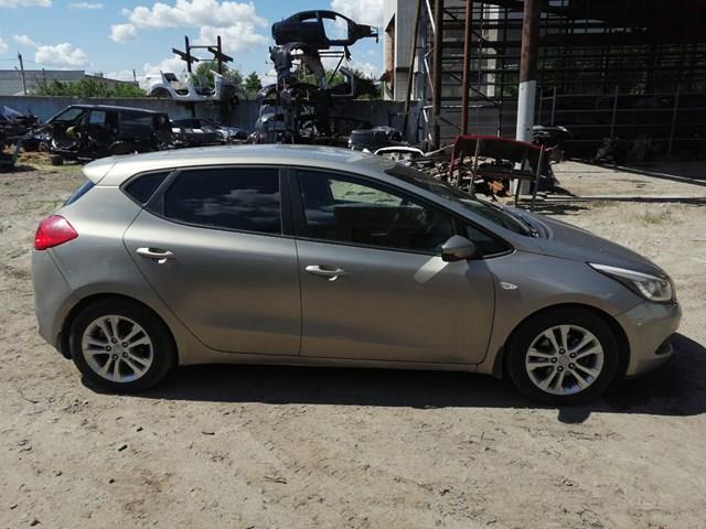 Стекло пассажирской двери 82420A2010 HYUNDAI