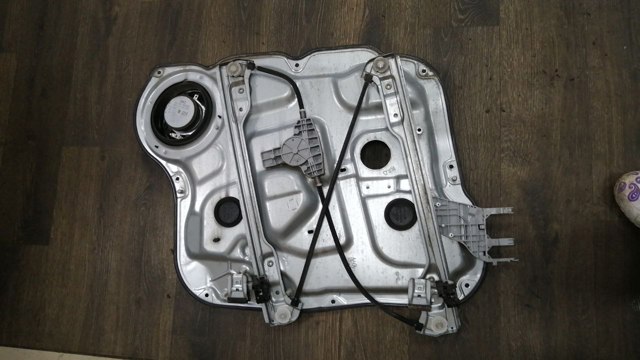 Стеклоподъемник передней правой двери 824812B002 HYUNDAI